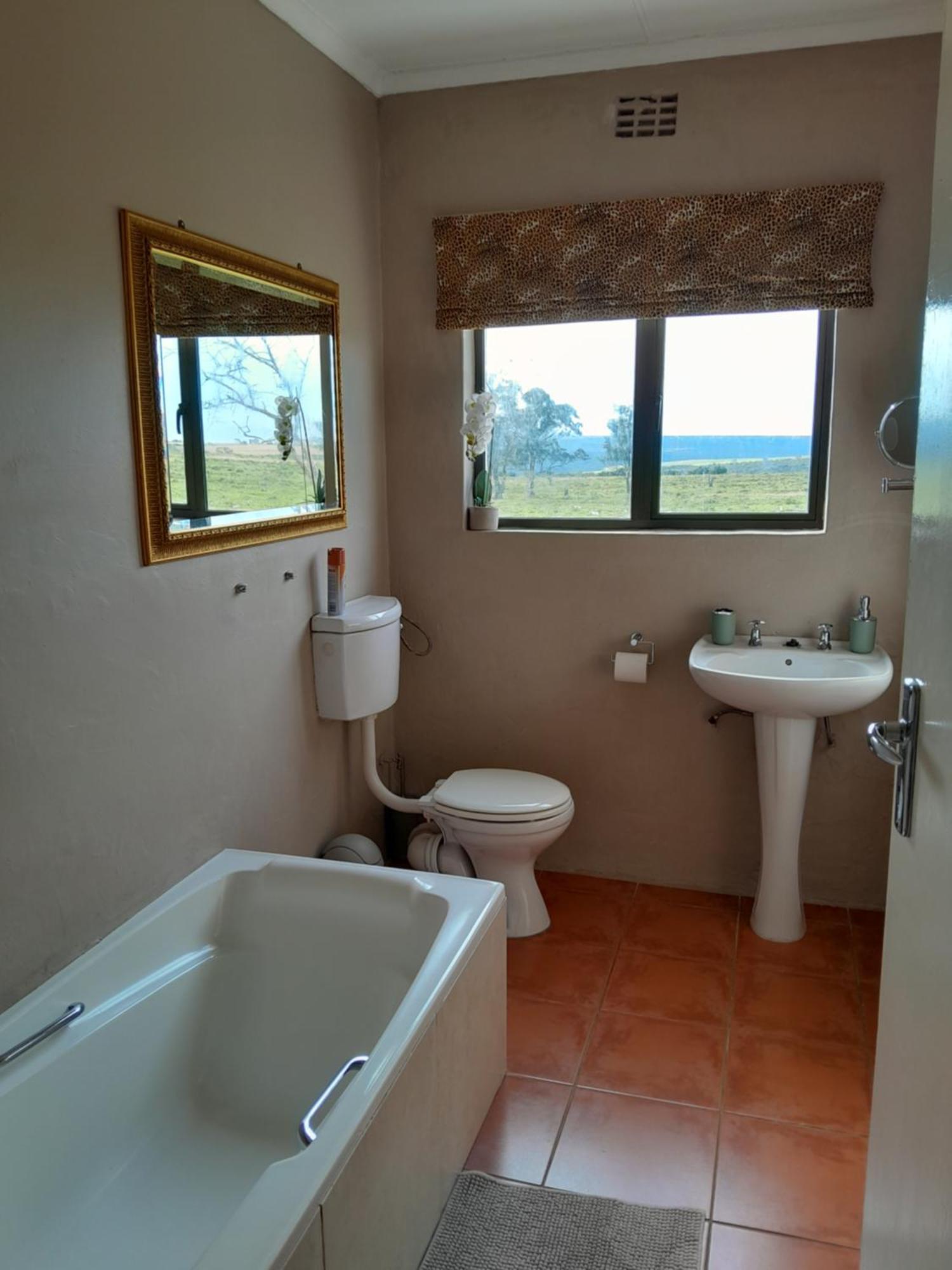 The Ranch House At African Safari Lodge Grahamstown Bagian luar foto