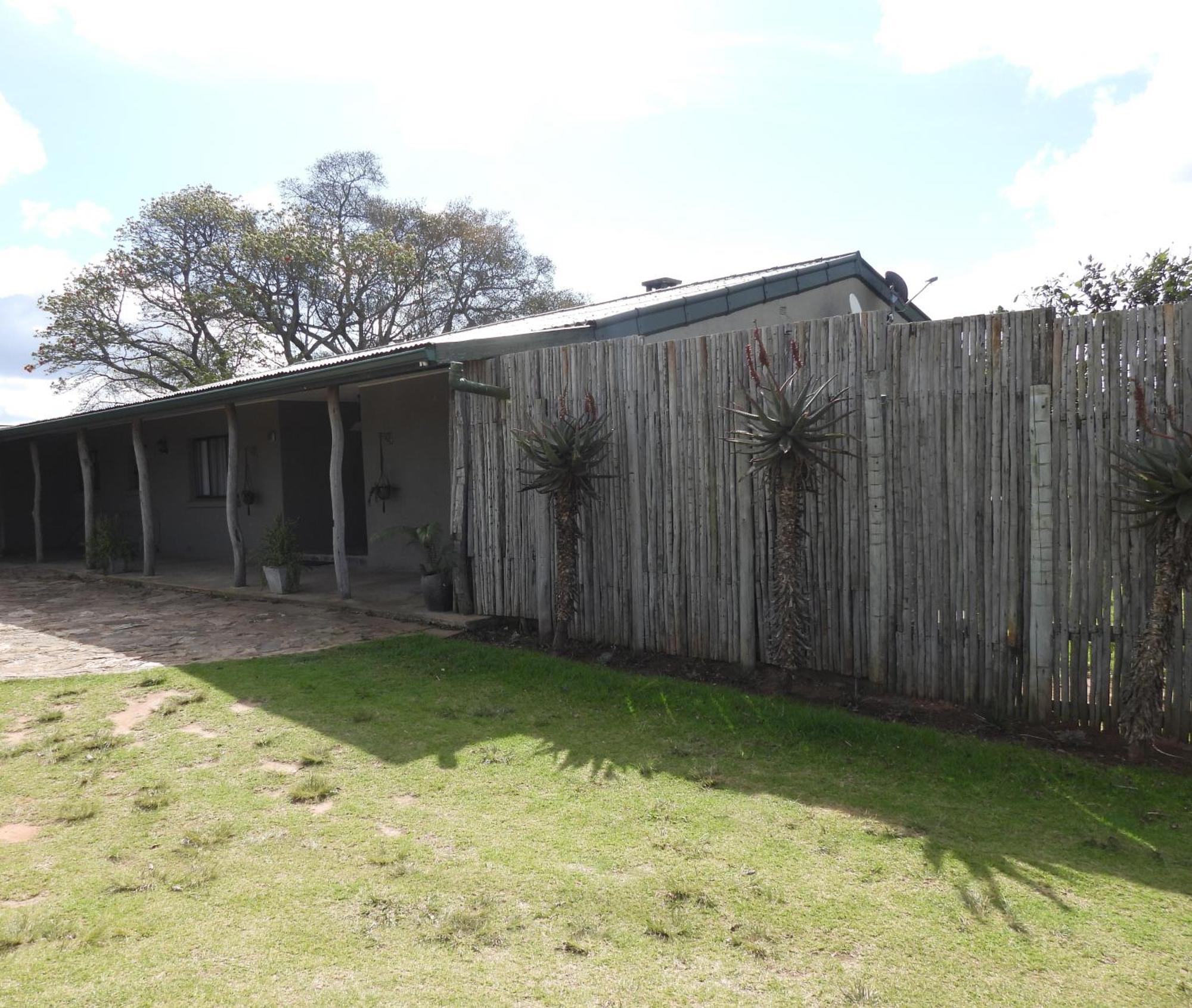 The Ranch House At African Safari Lodge Grahamstown Bagian luar foto