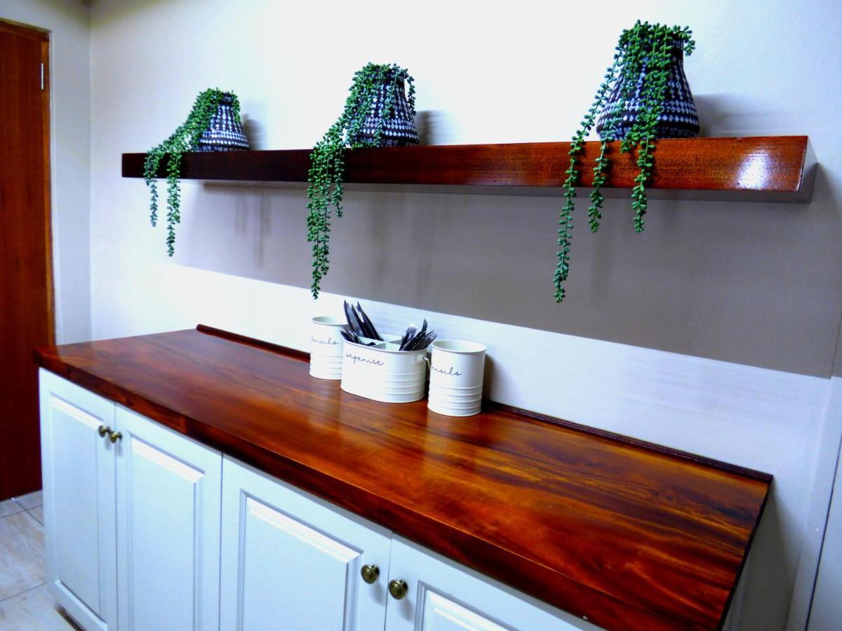 The Ranch House At African Safari Lodge Grahamstown Bagian luar foto